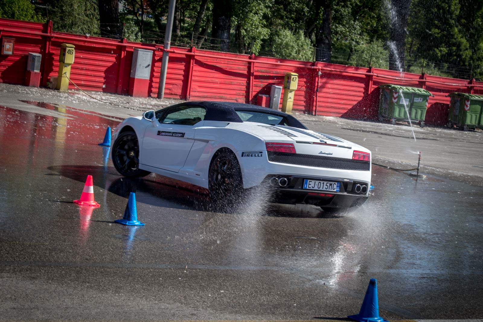 lamborghini driving tips, max venturi, imola racetrack, how to drive fast and safe, braking, corners