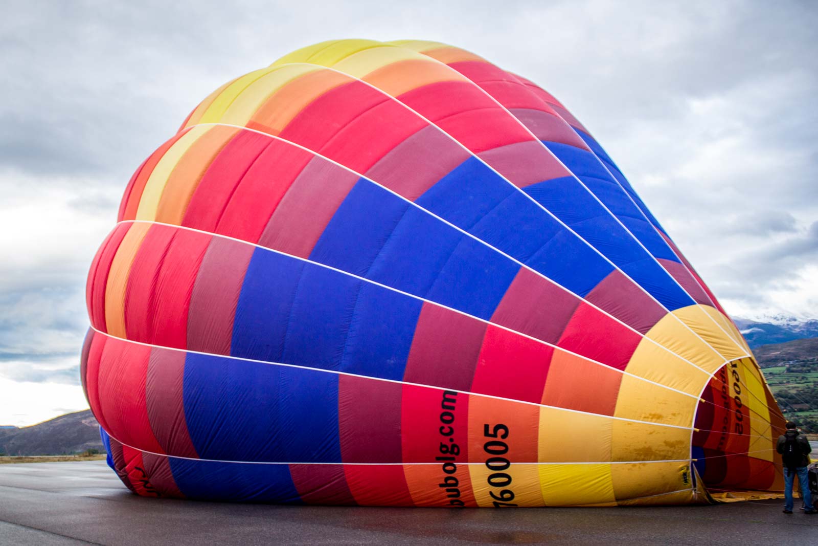 Hot air ballooning in Spanish Pyrenees