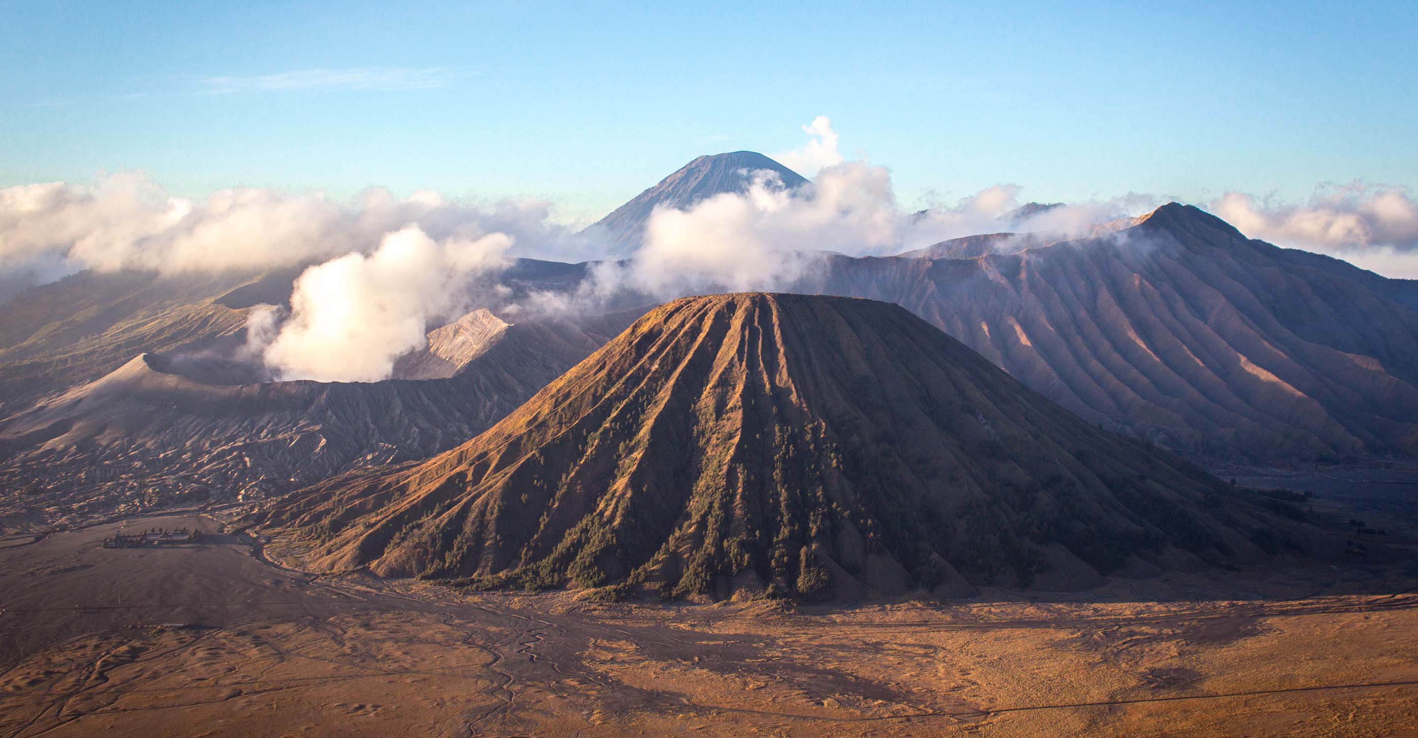 Visiting Mount Bromo, Indonesia: Sunrise over the volcano