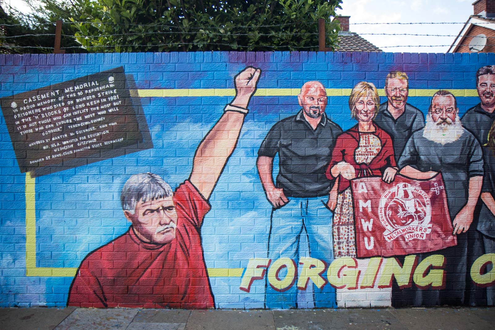 Belfast Peace Wall and its murals how to see it for yourself