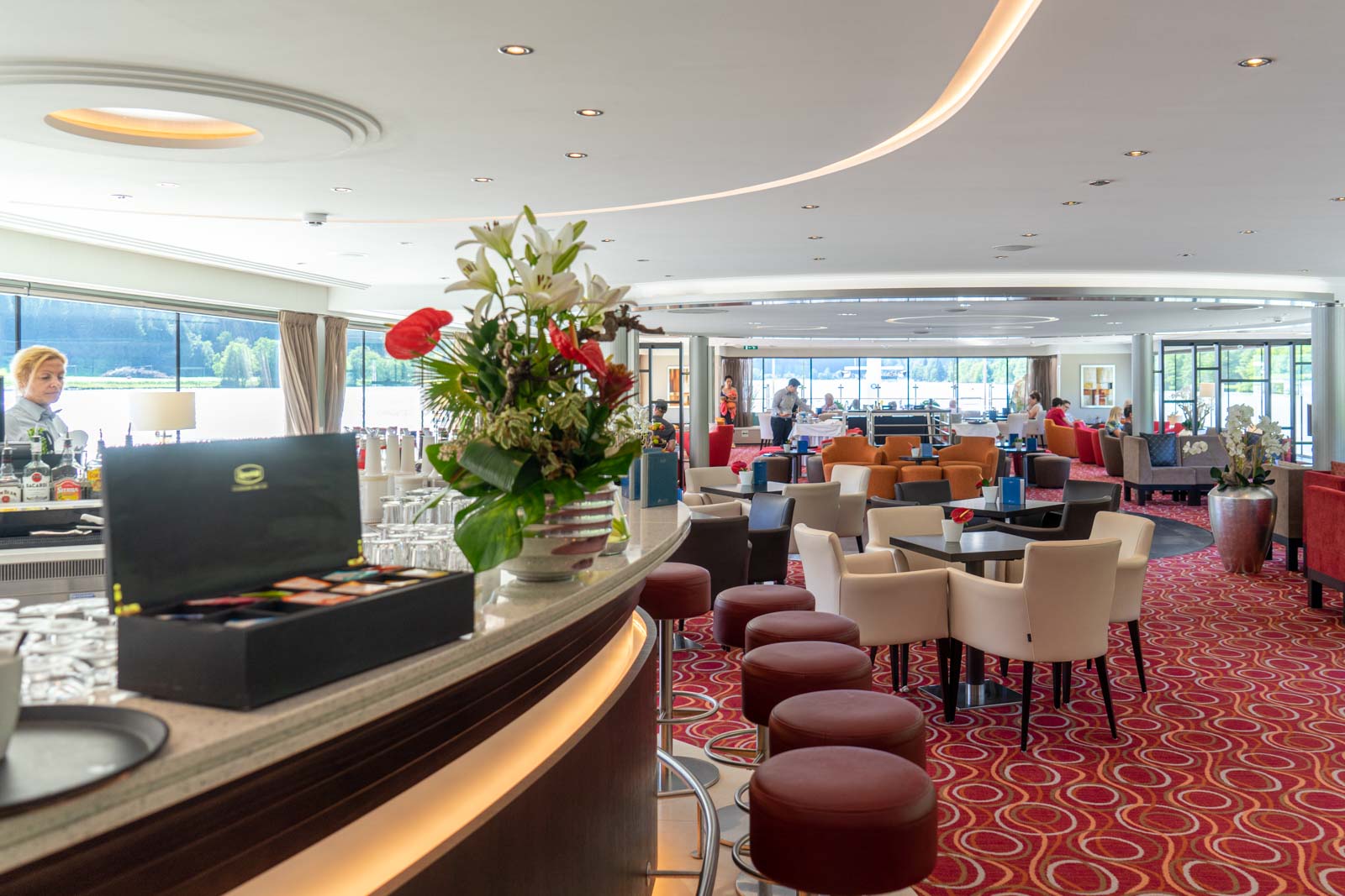 Avalon Waterways bar