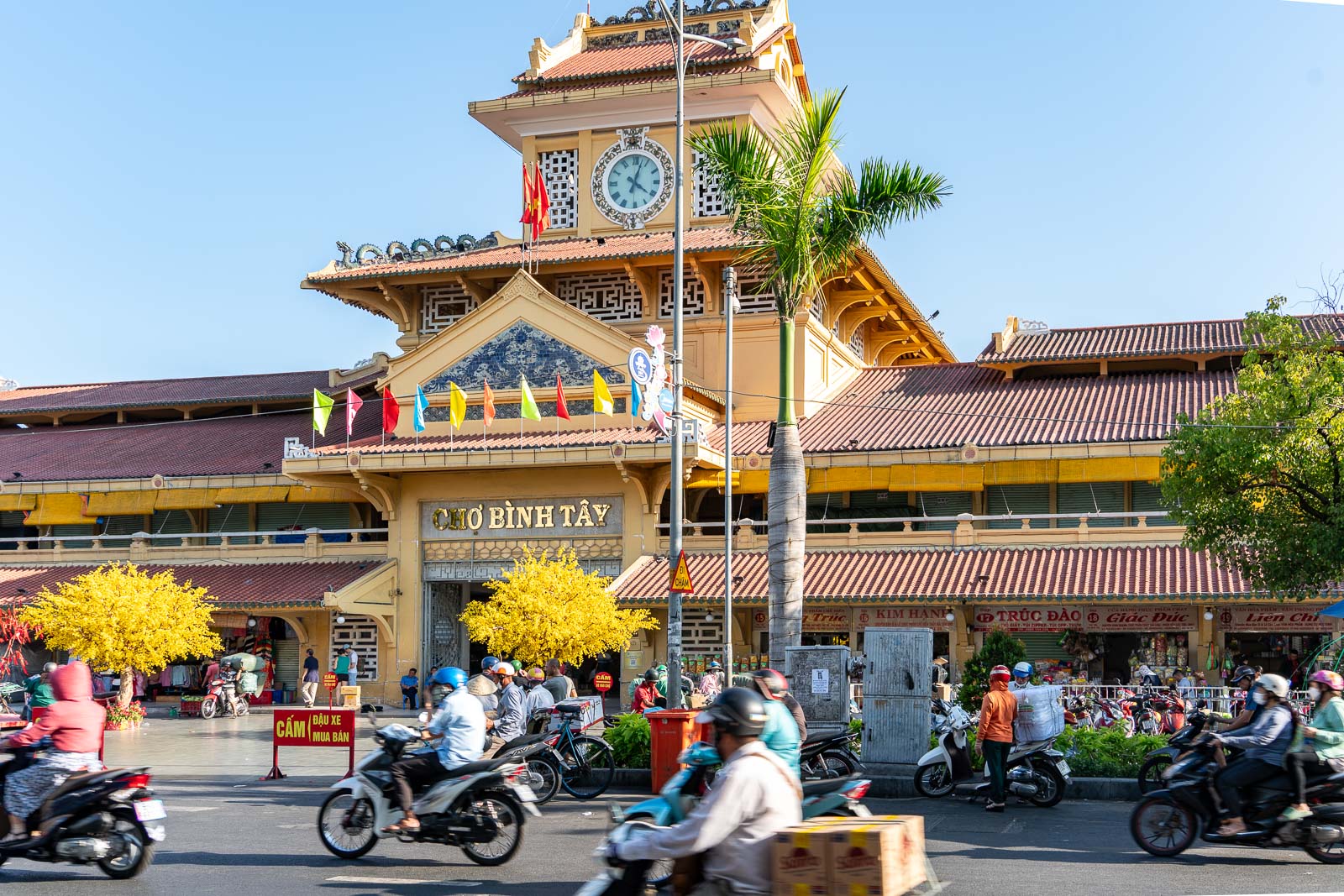 Neighbourhoods to stay in HCMC: Chinatown